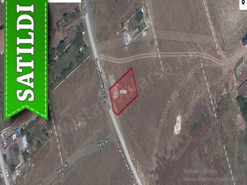 Arnavutköy Taşolukta Satılık Arsa , 465 M2 Cadde Cephe Köşe Başı