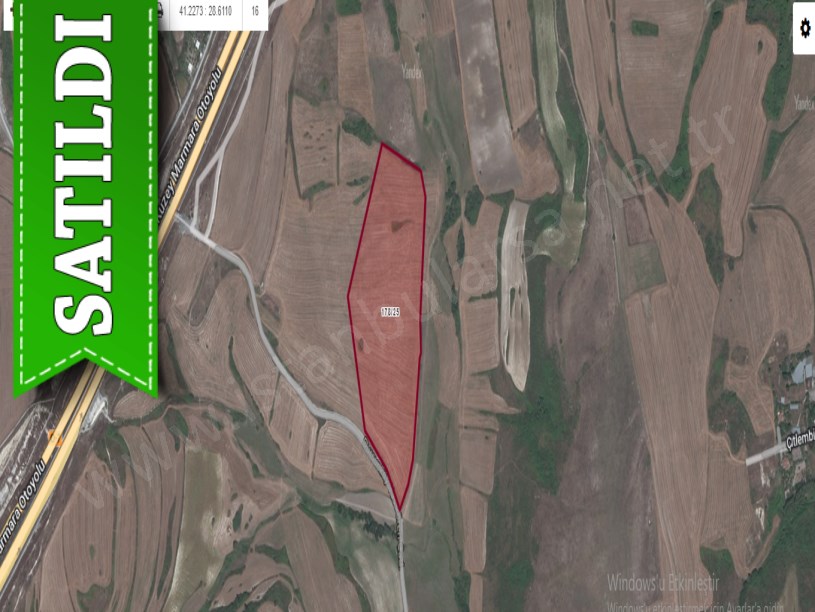Arnavutköy Yassıörende Satılık Arsa , 292 M2  Cadde Cephe 