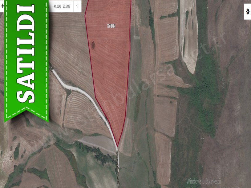 Arnavutköy Yassıörende Satılık Arsa , 292 M2  Cadde Cephe 