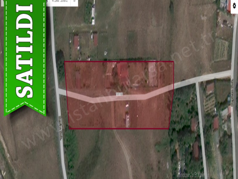 Arnavutköy Tayakadında Satılık Arsa , 160 M2 Caddeye Yakın Yolu Var