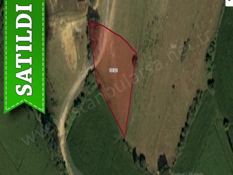 Çatalca Karacaköyde Satılık Arsa ,  471 M2 Yolu Var Hisseli