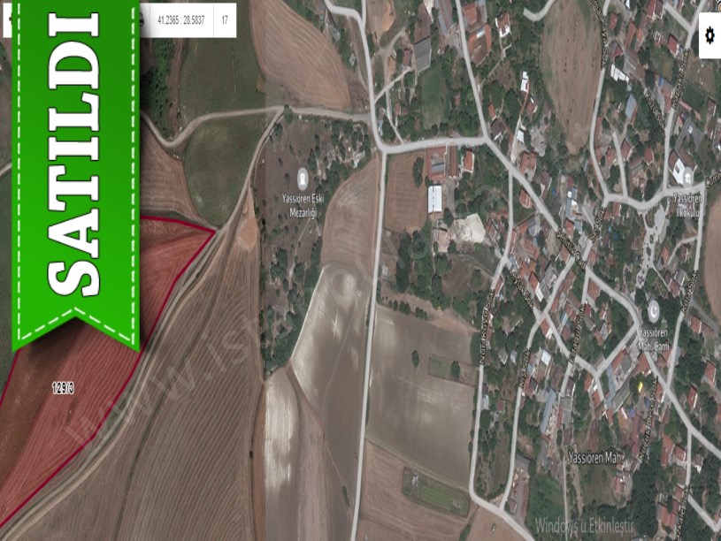 Arnavutköy Yassıörende Satılık Arsa , 1,315 M2 Yolu Var