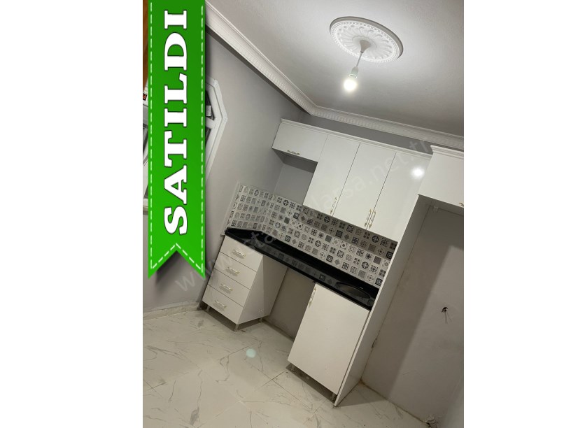 Arnavutköy Karaburunda Satılık Villa , 3 Katlı Deniz Manzaralı Masrafsız