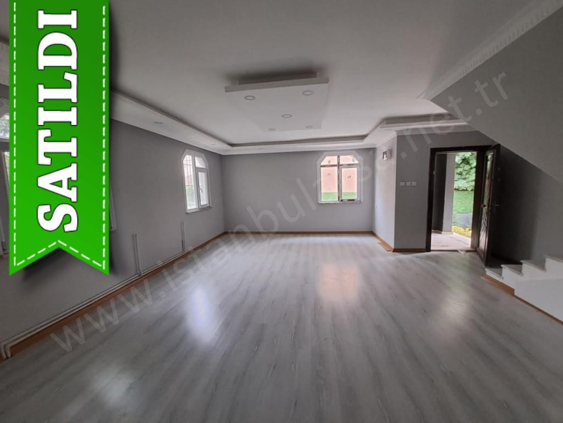 Arnavutköy Karaburunda Satılık Villa , 3 Katlı Deniz Manzaralı Masrafsız