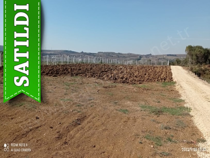 Çatalca İnceğizde Satılık Arsa , 500 M2 Etrafı Çevrili Yolu Var Evlerin Yakını