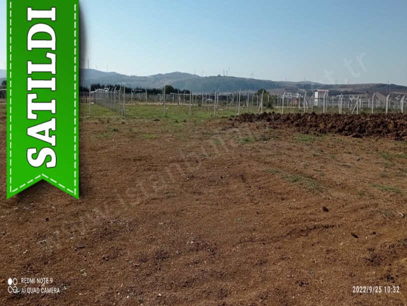 Çatalca İnceğizde Satılık Arsa , 500 M2 Etrafı Çevrili Yolu Var Evlerin Yakını