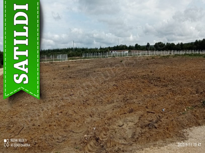 Çatalca İnceğizde Satılık Arsa , 500 M2 Etrafı Çevrili Yolu Var Evlerin Yakını