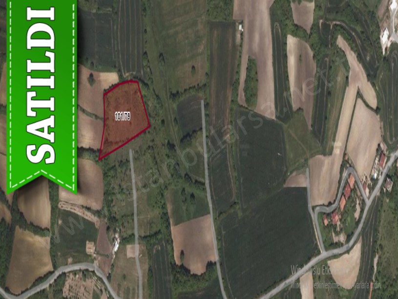 Arnavutköy Balabanda Satılık Arsa , 990 m2 Yolu Var