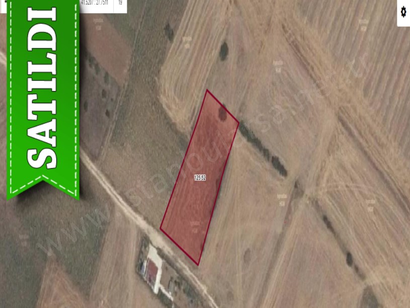 Kırklareli Vize Hasbuğa Köyünde  Satılık Tarla , 1,264 M2 Evlerin Yakını Yola Cephe