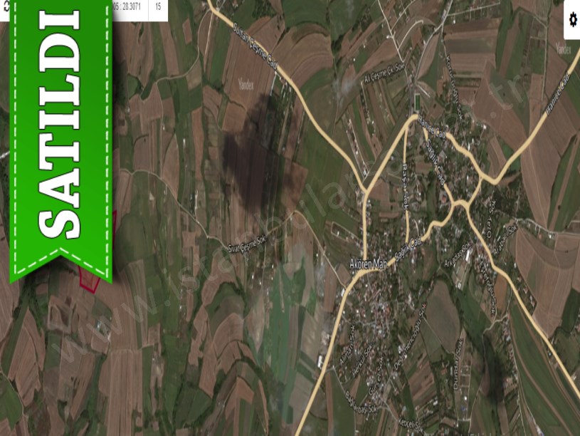 Silivri Akörende Satılık Arsa , 227 M2 Yola Cephe  Evlerin Yakını