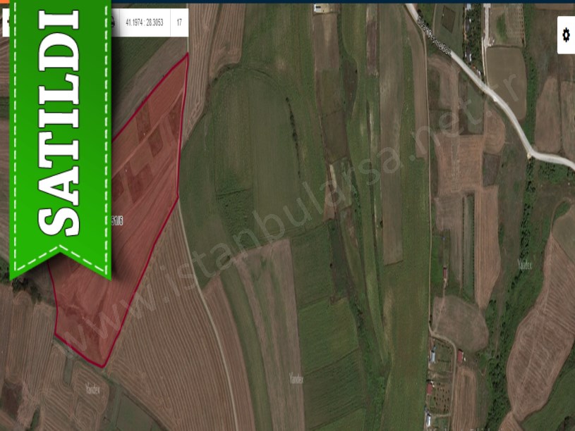 Silivri Akörende Satılık Arsa , 227 M2 Yola Cephe  Evlerin Yakını