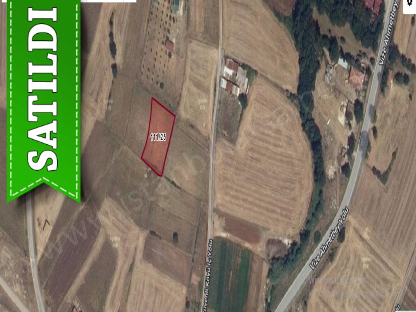Kırklareli Vize Çüvenli Köyünde Satılık Tarla ,1,400 m2 Müstakil Evlerin Yakını