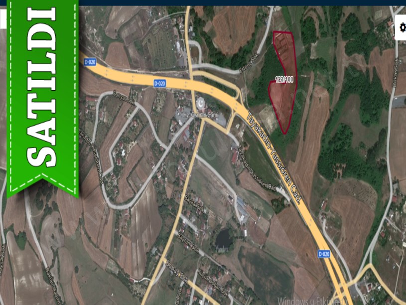 Arnavutköy Baklalıda Satılık Arsa , 200 m2 Yolu Var Caddeye Yakın 