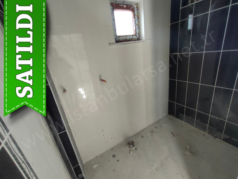 Çatalca İzzettinde Satılık Villa , 9+2 Odalı 3 Katlı Müstakil 