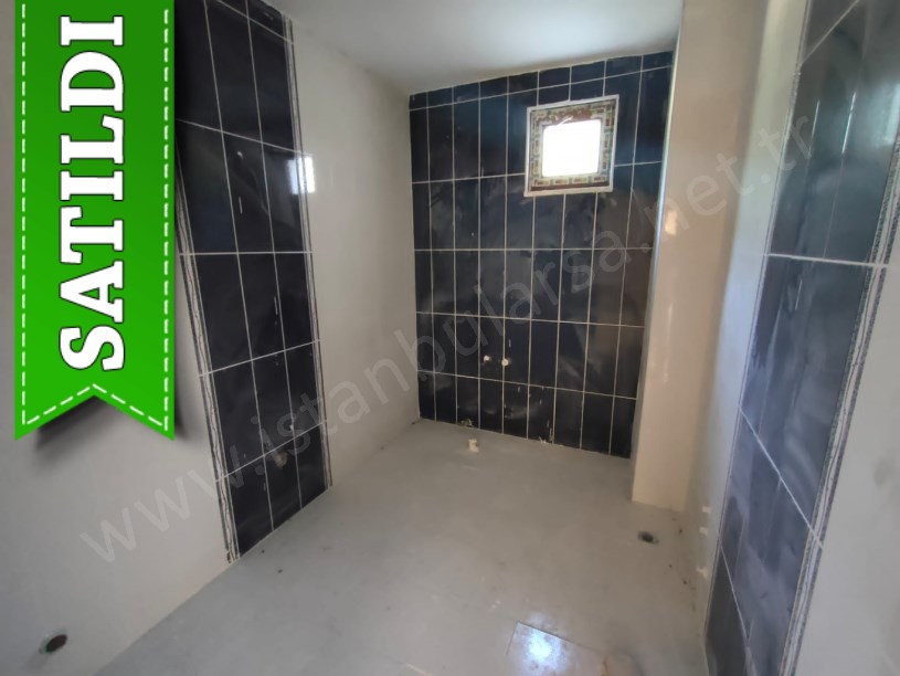 Çatalca İzzettinde Satılık Villa , 9+2 Odalı 3 Katlı Müstakil 
