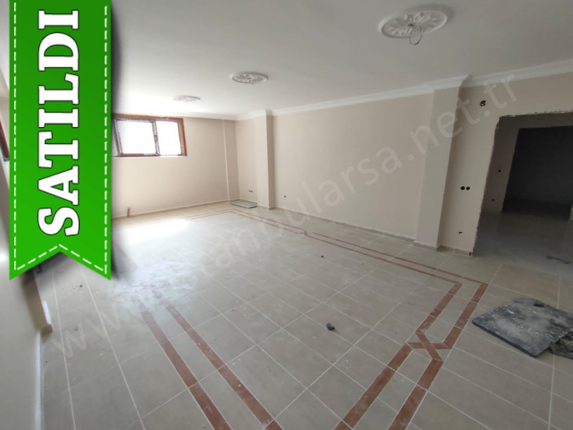 Çatalca İzzettinde Satılık Villa , 9+2 Odalı 3 Katlı Müstakil 