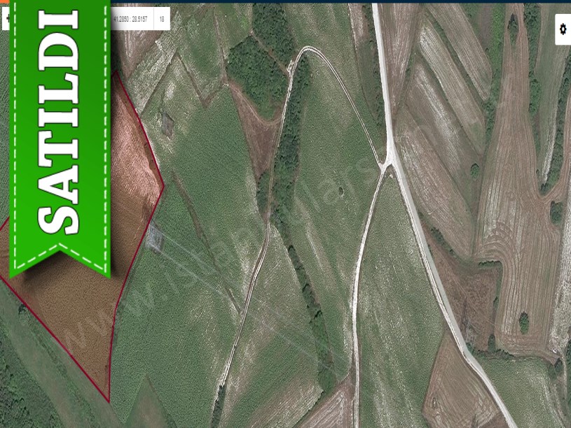 Çatalca Yazlıkköyde Satılık Arsa , 1,740 m2 Yolu Var Hisseli