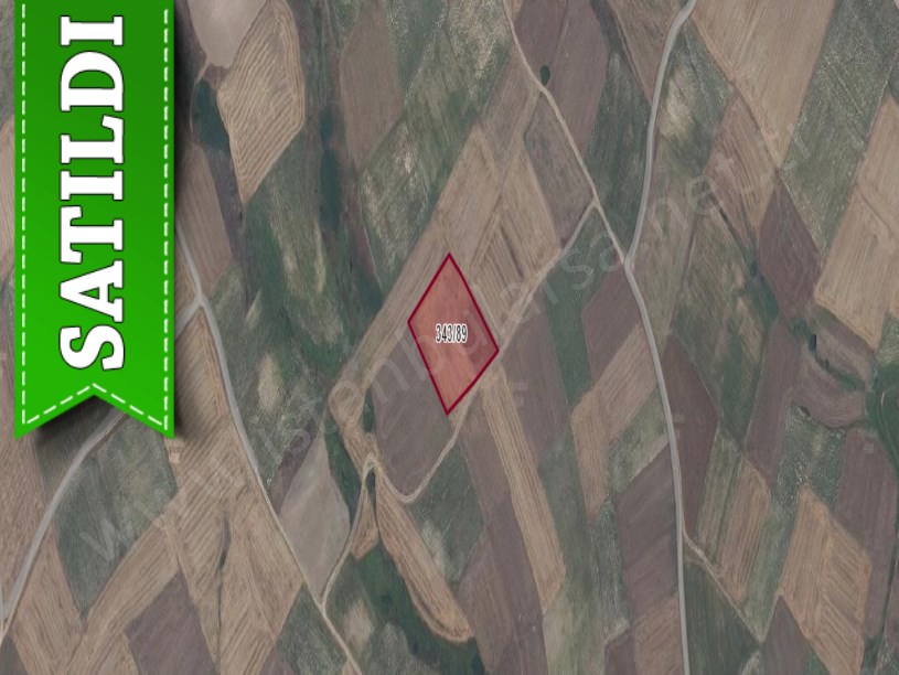 Silivri Değirmenköyde Satılık Arsa , 147 M2 Yolu Var Hisseli