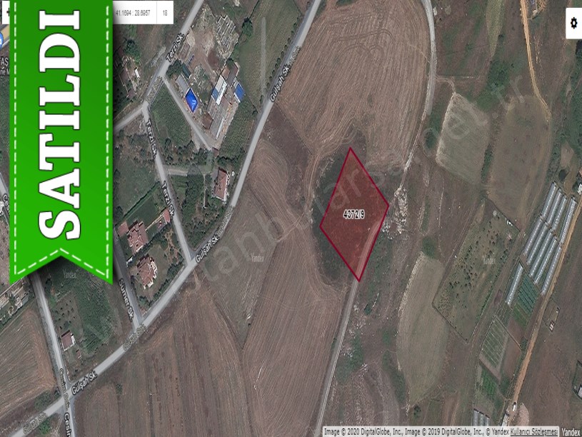 Arnavutköy Haraççı,da Satılık Arsa , 241 m2 Yolu Var İmarlı