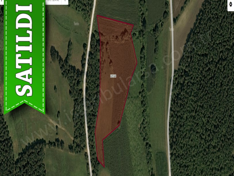 Çatalca Çiftlikköyde Satılık Arsa , 301 m2 Çaplı Meraya Cephe 