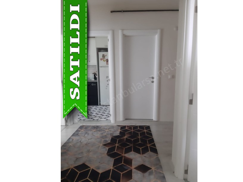 Arnavutköy Merkezde Satılık Daire , 3 Yıllık 1. Kat Cadde Cephe 