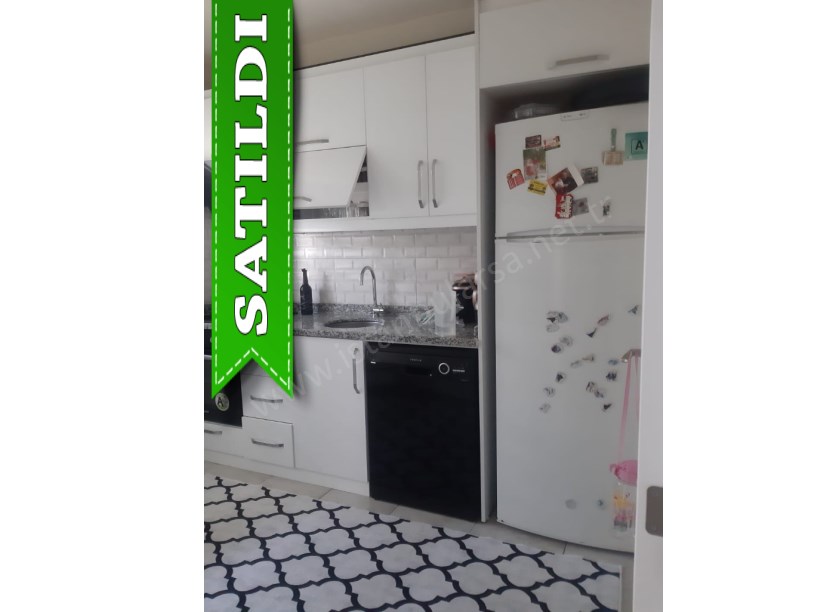 Arnavutköy Merkezde Satılık Daire , 3 Yıllık 1. Kat Cadde Cephe 