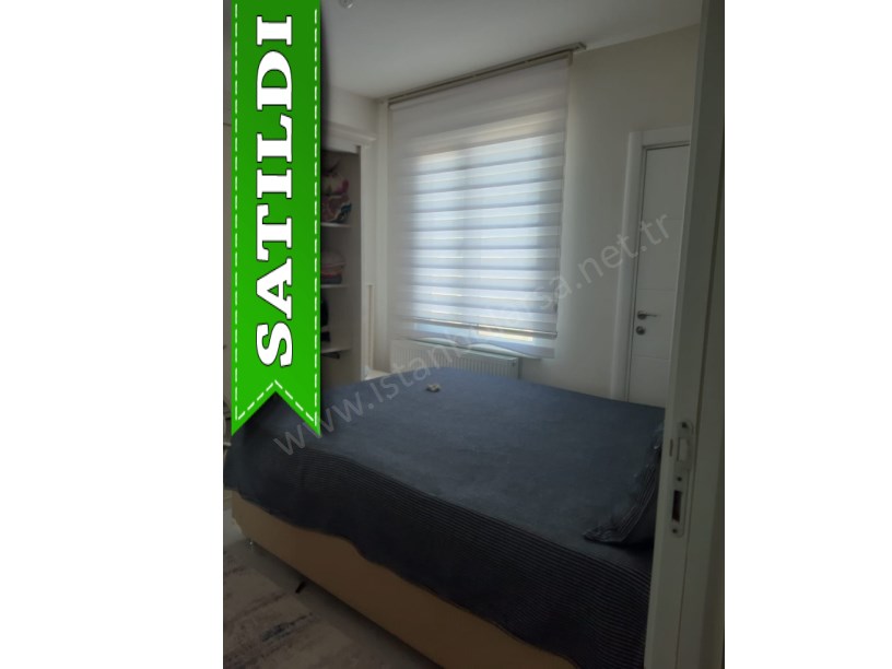 Arnavutköy Merkezde Satılık Daire , 3 Yıllık 1. Kat Cadde Cephe 