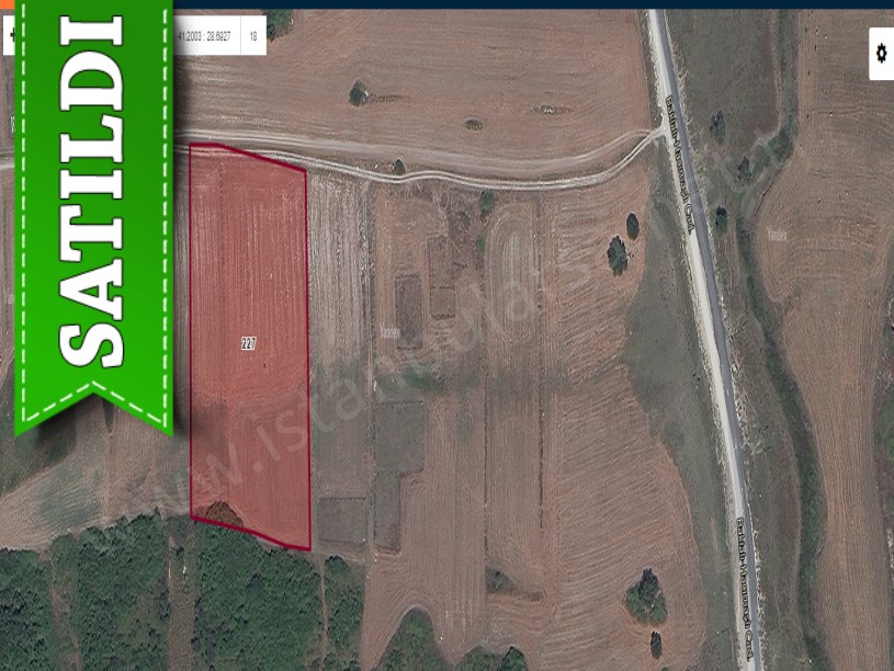 Arnavutköy Haraççı,da Satılık Tarla , 10,450 m2 Müstakil Yola Cephe