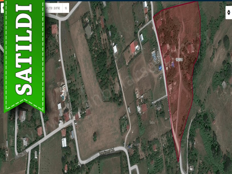 Arnavutköy Tayakadında Satılık Müstakil Ev , 1+1 Arsası 182 m2