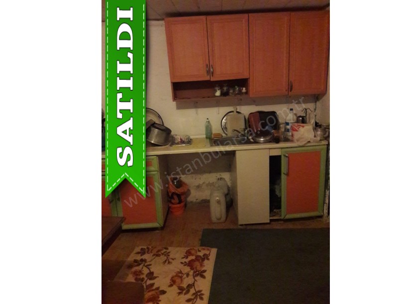 Arnavutköy Tayakadında Satılık Müstakil Ev , 1+1 Arsası 182 m2