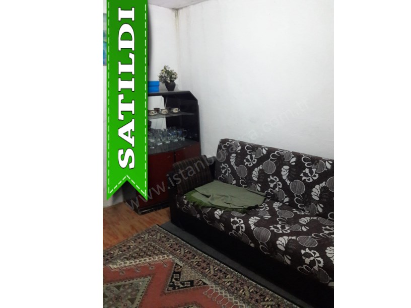 Arnavutköy Tayakadında Satılık Müstakil Ev , 1+1 Arsası 182 m2