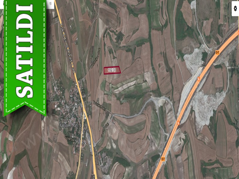 Arnavutköy Yassıörende Satılık Arsa , 640 M2 İmarlı Merkezde 