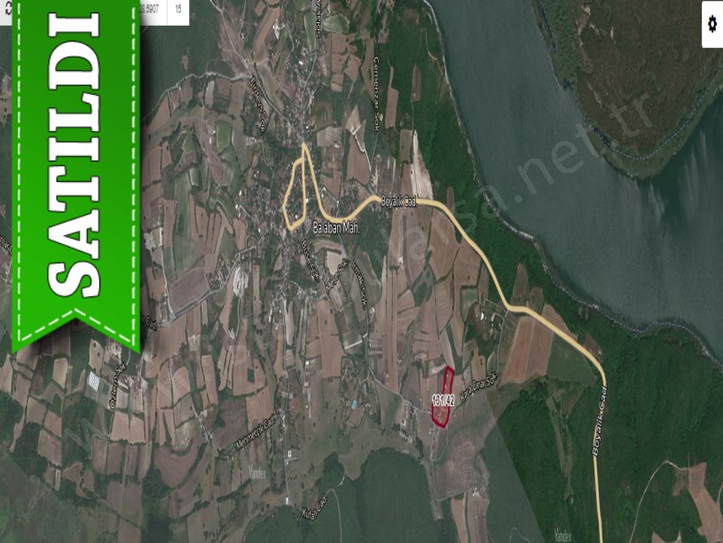Arnavutköy Balabanda Satılık Arsa , 594 M2 Çevrili Yolu Var