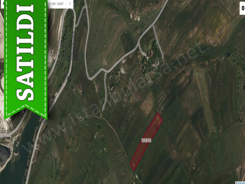Arnavutköy Hacımaşlıda Satılık Arsa , 1,982 M2 Yolu Var  