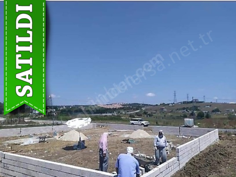 Arnavutköy Çilingirde Satılık Arsa , 500 M2 Cadde Cephe Çevrili 