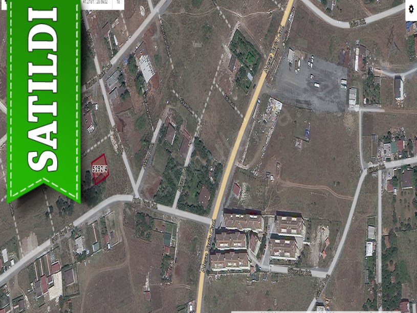 Arnavutköy Taşolukta Satılık Arsa , 118 M2  Caddeye Yakın Hisseli 