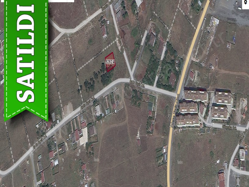 Arnavutköy Taşolukta Satılık Arsa , 118 M2  Caddeye Yakın Hisseli 