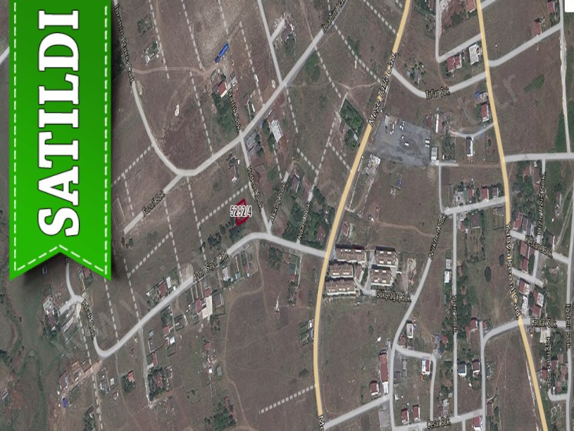 Arnavutköy Taşolukta Satılık Arsa , 118 M2  Caddeye Yakın Hisseli 