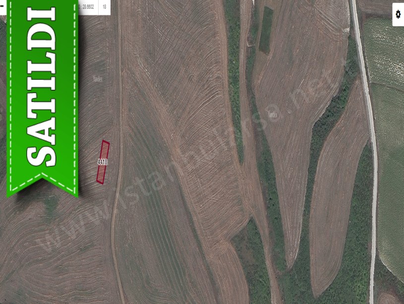 Arnavutköy Sazlıbosnada Satılık Arsa , 320 M2 Müstakil Yolu Var