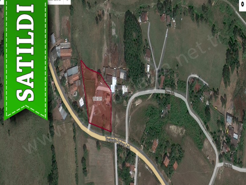 Arnavutköy Tayakadında Satılık Arsa , 300 M2 Cadde Cephe Hisseli 
