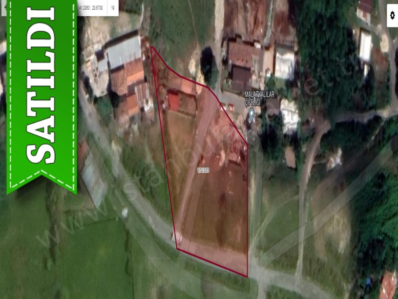 Arnavutköy Tayakadında Satılık Arsa , 300 M2 Cadde Cephe Hisseli 