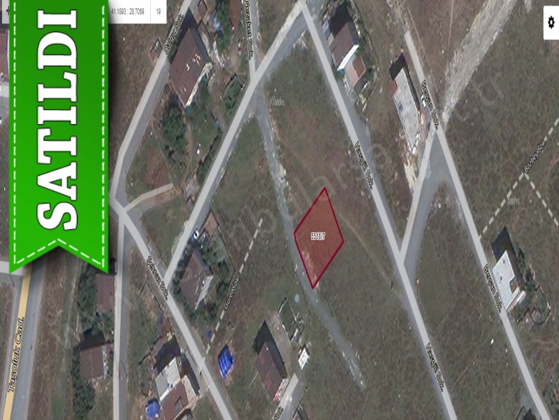 Arnavutköy Taşolukta Satılık Arsa , 140 M2 Hisseli Caddeye Yakın 