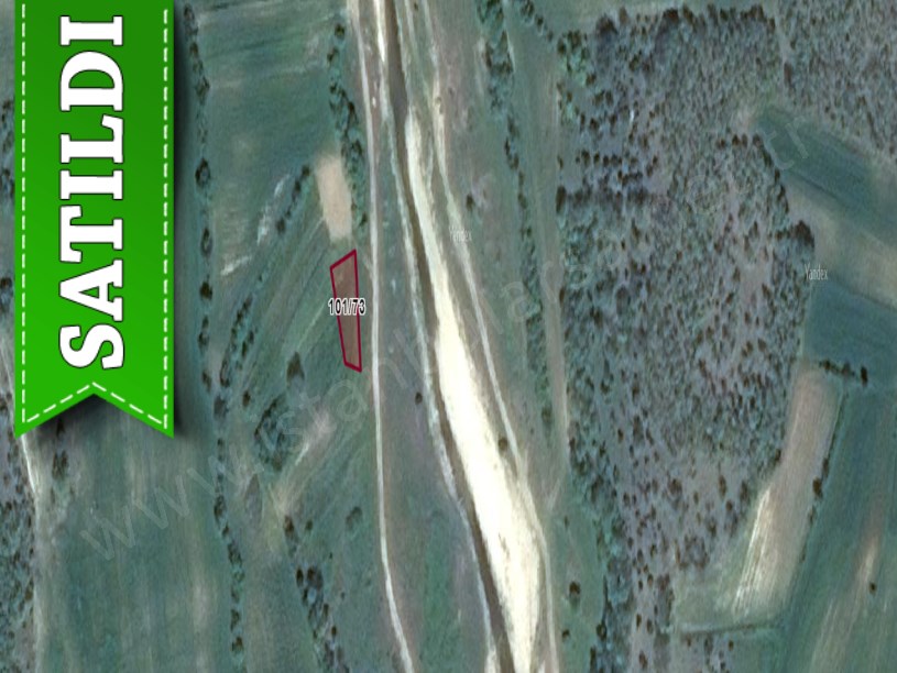 Kırklareli Pınarhisar Poyralı Köyünde Satılık Tarla , 401 m2 Tek Tapu Yolu Var