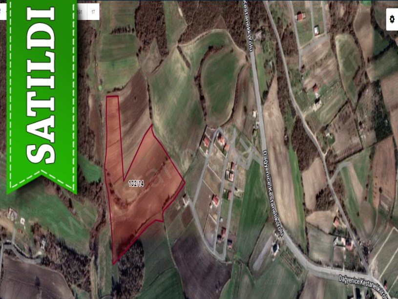 Çatalca Dağyenicede Satılık  Arsa , 2,212 M2 Caddeye Yakın Hisseli 