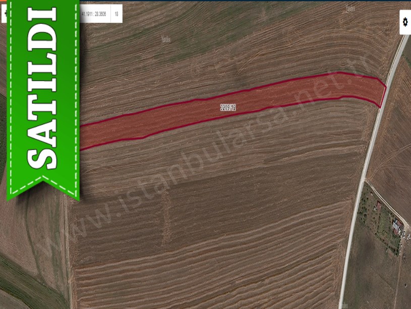 Silivri Akörende Satılık Arsa , 742 M2 Yolu Var Tepe Konumda 