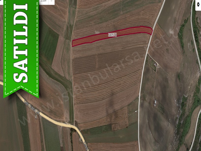 Silivri Akörende Satılık Arsa , 742 M2 Yolu Var Tepe Konumda 