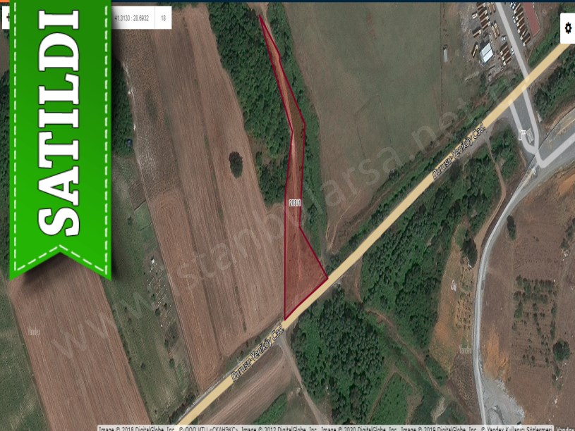Arnavutköy Yeniköyde Satılık Arsa , 135 m2 Cadde Cephe Hisseli