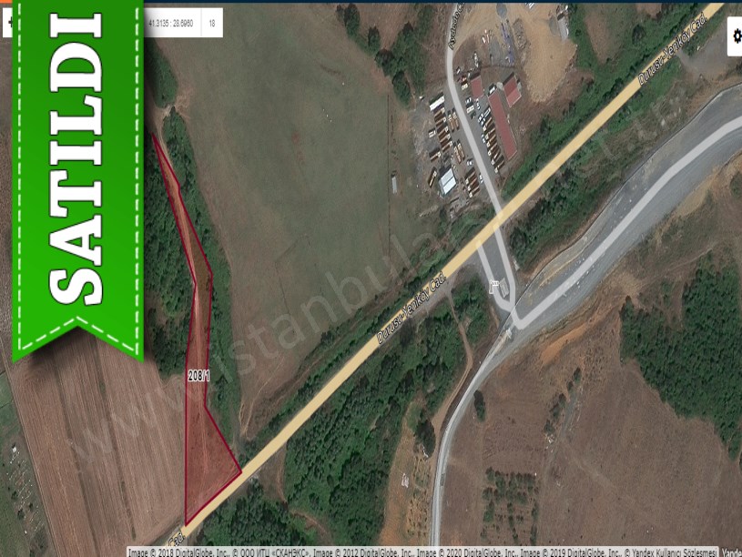 Arnavutköy Yeniköyde Satılık Arsa , 135 m2 Cadde Cephe Hisseli