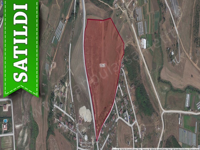Arnavutköy Hacımaşlıda Satılık Arsa , 200 M2 Cadde Yakını Tepe Konumda