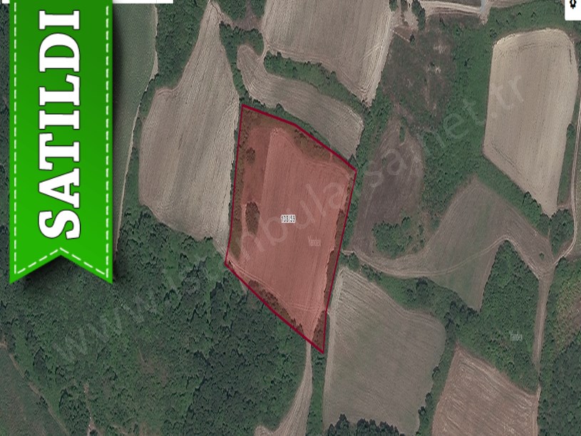 Arnavutköy Balabanda Satılık Arsa , 750 M2 Yolu Var Hisseli 